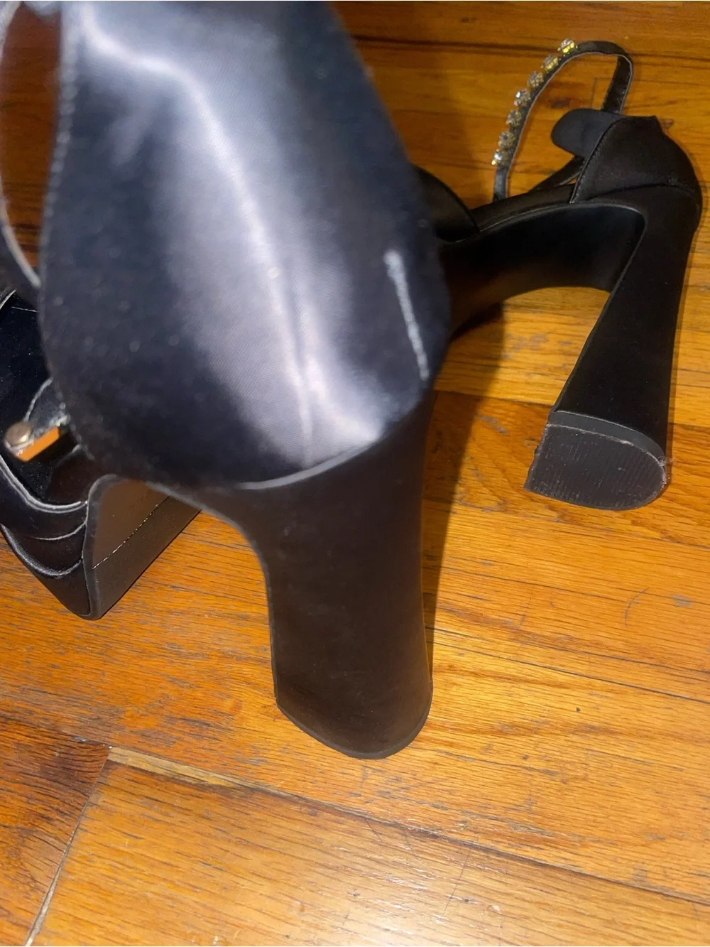 Findveil- Black platform rhinestone ankle strap heels